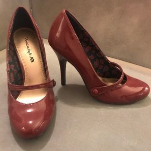 2 Day Sale 💜 Burgundy American Eagle Heels Size 7